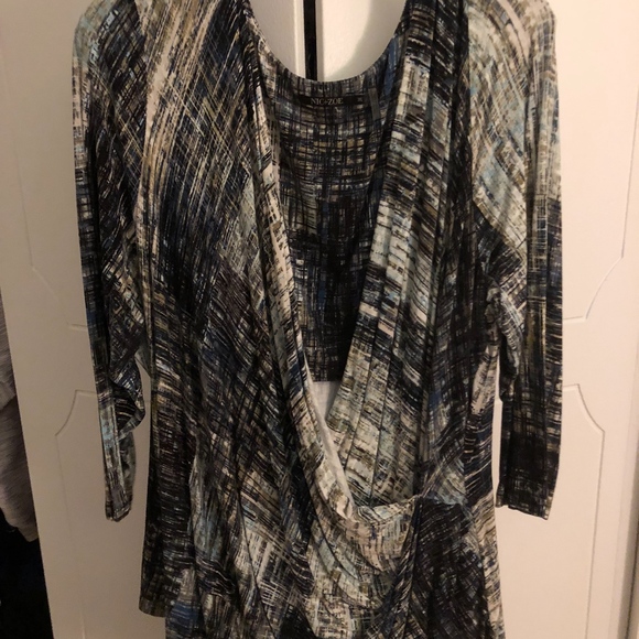 Top - Picture 2 of 4